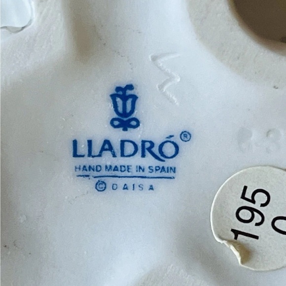 Lladro Standing Polar Bear #1207 Glazed Figurine Tag On Bottom No Box-PERFECT - Picture 7 of 10